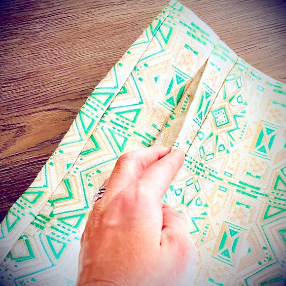 NWT J. Crew Metallic AztecTextured Skirt Gold Green: Size 00 - Picture 1 of 5